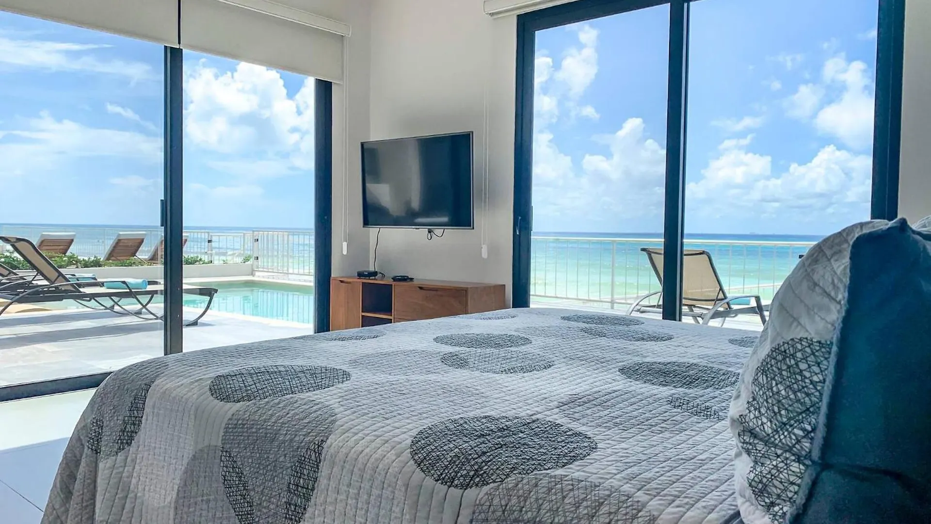 Seaside Villa 4 Beds, Private Pool, Amazing Views Playa del Carmen
